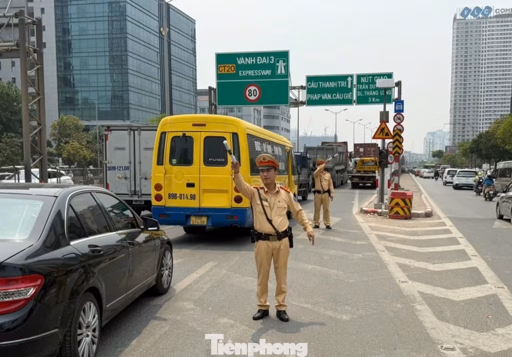 Trước tình trạng trên, nhiều ý kiến cho rằng người dân trả phí sử dụng đường cao tốc là để nhận được dịch vụ tốt, nhưng nếu đường thường xuyên ùn tắc, gây ảnh hưởng đến việc đi lại và thời gian làm việc của chủ xe, thì dịch vụ do thành phố cung cấp chưa đạt chất lượng và hiệu quả như kỳ vọng.