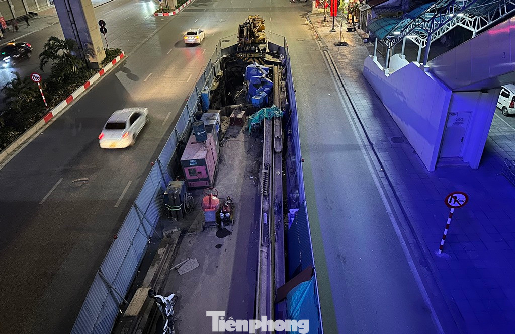 Đêm 9 và ngày 10/2, các công trường trên đường Trần Phú và Vũ Trọng Khánh không triển khai thi công. Đêm 9 và ngày 10/2, các công trường trên đường Trần Phú và Vũ Trọng Khánh không triển khai thi công.