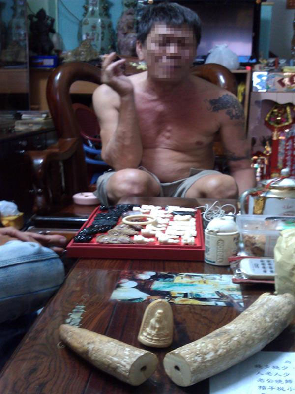 Ngà voi - mua bán vô tư. Ngà voi - mua bán vô tư