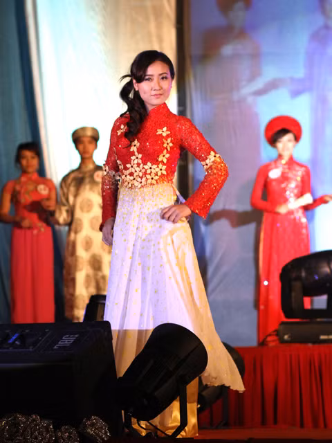 Phạm Thị Ninh mang tới nét duyên dáng con gái