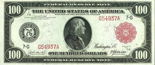 Cục Dự trữ liên bang Mỹ (FED) được thành lập trong năm 1913, sau đó đã thông qua Đạo luật Dự trữ liên bang. Năm 1914, FED phát hành đồng tiền đầu tiên của mình, bao gồm tờ 100 USD này