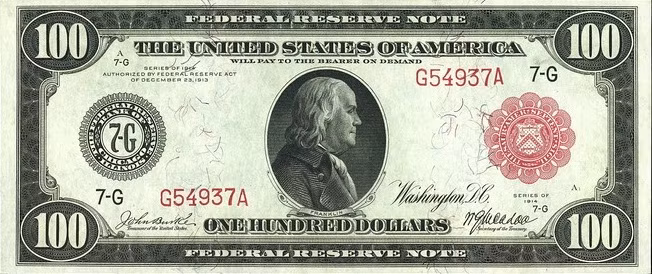Cục Dự trữ liên bang Mỹ (FED) được thành lập trong năm 1913, sau đó đã thông qua Đạo luật Dự trữ liên bang. Năm 1914, FED phát hành đồng tiền đầu tiên của mình, bao gồm tờ 100 USD này