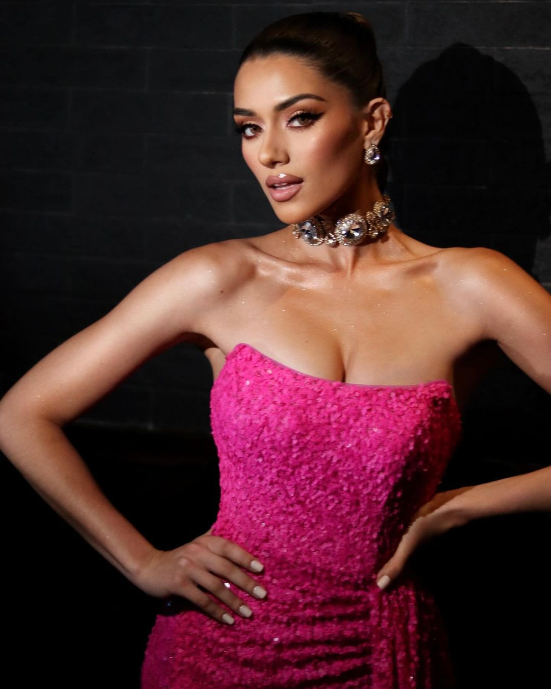 Người đẹp cũng cam kết: "Tôi xin nhắc lại cam kết của mình về trách nhiệm, kỷ luật và sẽ mang tất cả tài năng để thể hiện trong cuộc thi sắp tới". Người đẹp cũng cam kết: "Tôi xin nhắc lại cam kết của mình về trách nhiệm, kỷ luật và sẽ mang tất cả tài năng để thể hiện trong cuộc thi sắp tới".