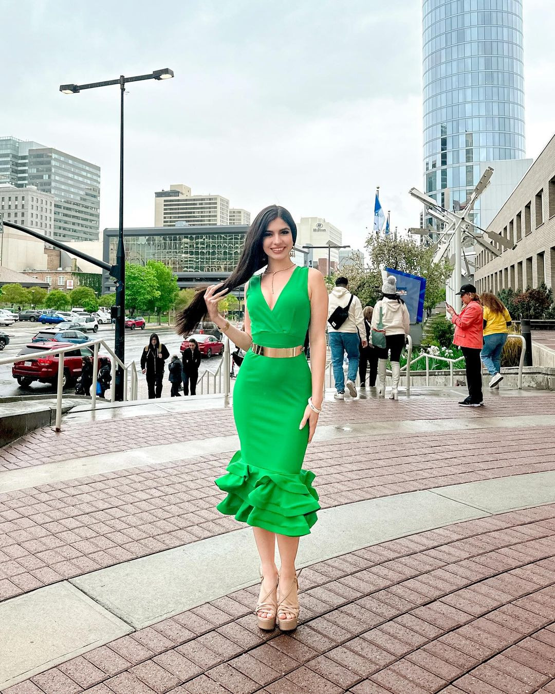 Ngoài thành công trong công việc kinh doanh, Yariela còn phát triển hoạt động kinh doanh quốc tế thông qua tiếp thị liên kết, hướng dẫn mọi người cách tạo thêm thu nhập.