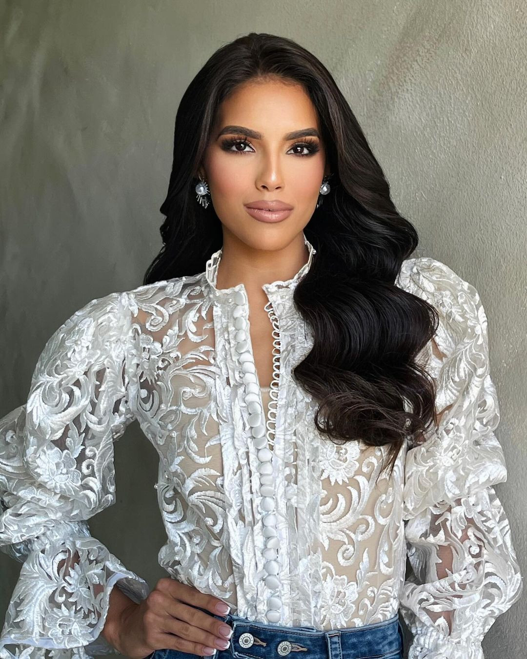 Năm ngoái, đại diện Puerto Rico tại Hoa hậu Hòa bình Quốc tế 2023 tổ chức ở Việt Nam là người đẹp María Cristina Ramos. Chung cuộc, cô được xướng tên vào top 20.