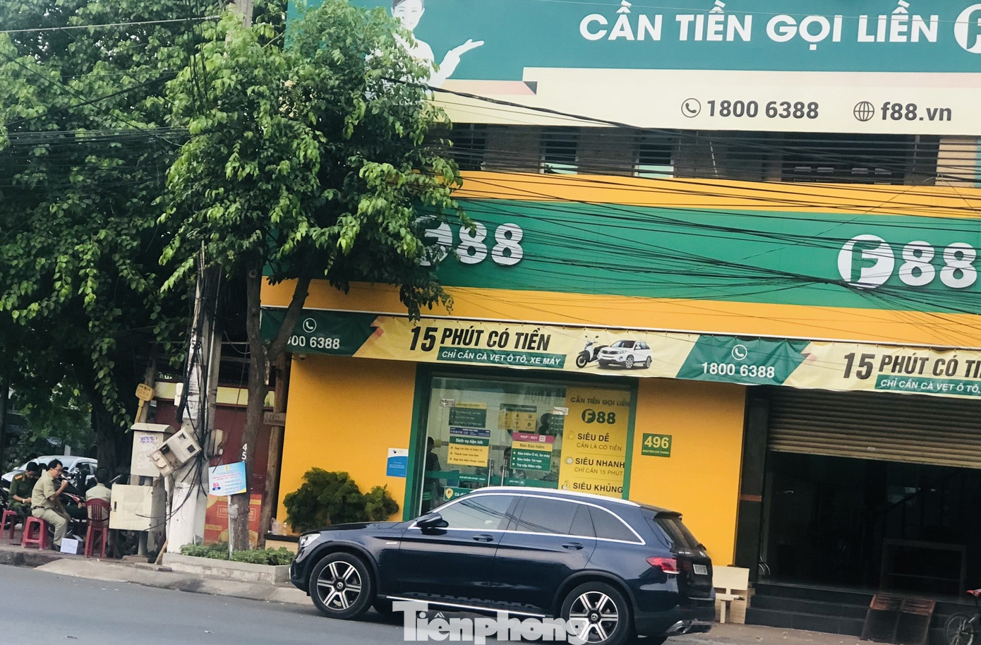 Một chi nhánh Công ty F88 trên đường Nguyễn Chí Thanh (TP. Thủ Dầu Một) công an tiến hành khám xét vào chiều muộn cùng ngày