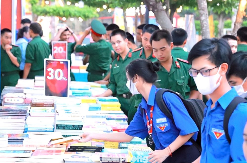 Ngày Sách và Văn hóa đọc Việt Nam tại Bình Dương thu hút đông đảo giới trẻ