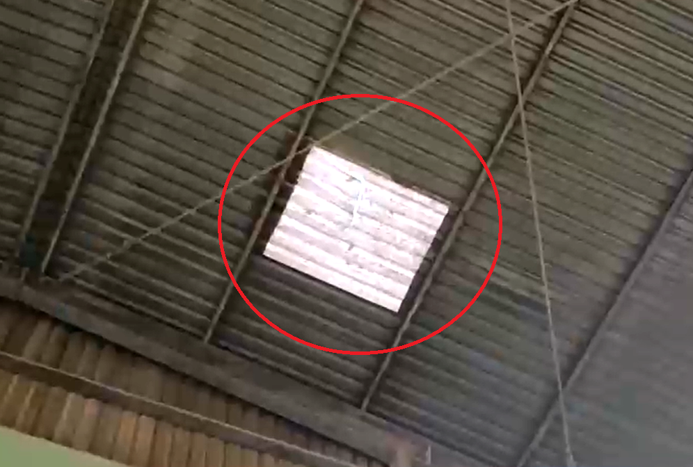 Vị trí mái tôn anh N rơi xuống