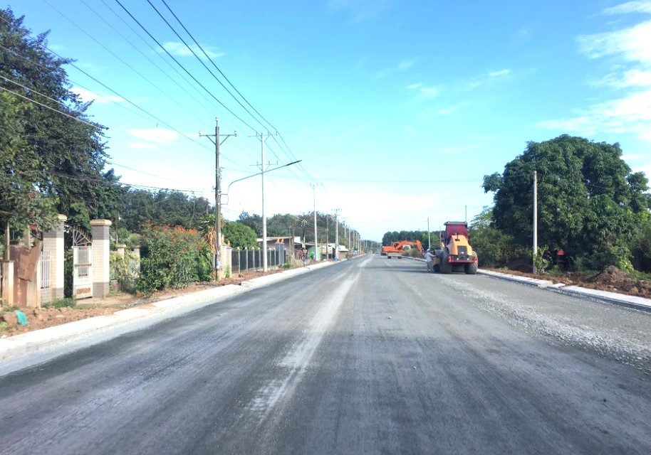 Đường ĐT 756 được dự kiến chọn làm tuyến tránh sân bay chuyên dùng Hớn Quản. Đường ĐT 756 được dự kiến chọn làm tuyến tránh sân bay chuyên dùng Hớn Quản.