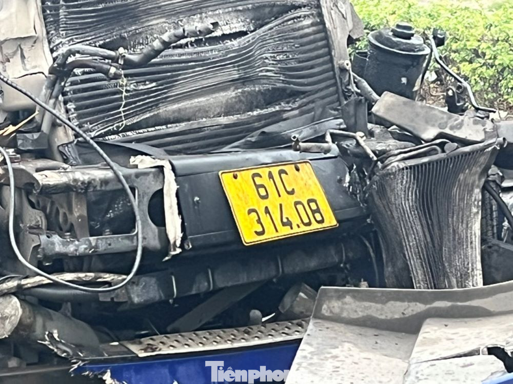 Đầu xe hư hỏng nặng Đầu xe hư hỏng nặng