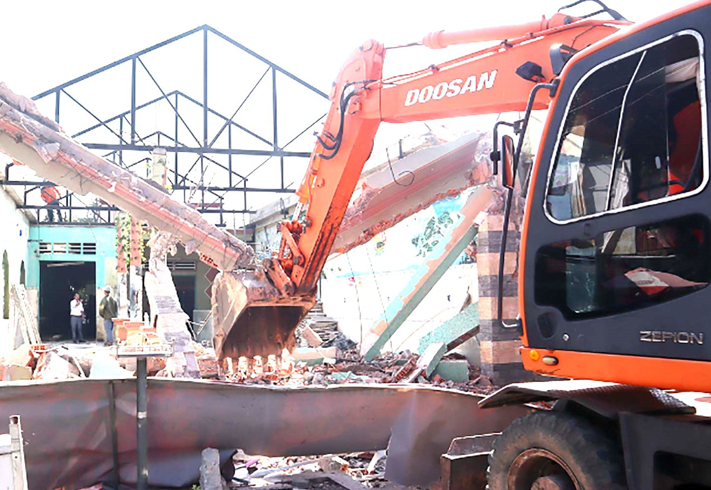 Giải phóng mặt bằng sau khi người dân tự nguyện hiến đất