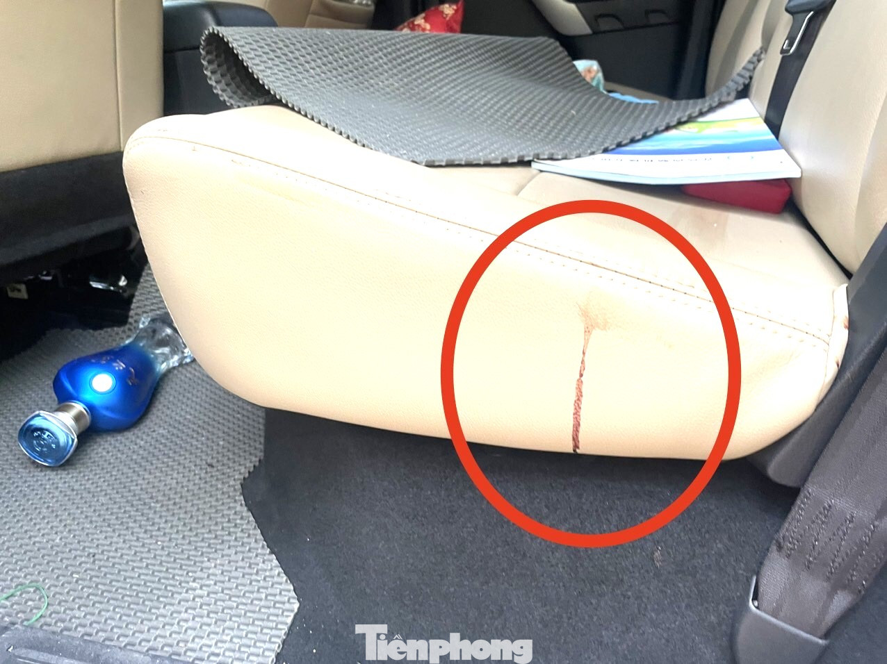 Vết máu ở ghế lái trên ô tô bán tải của nghi can