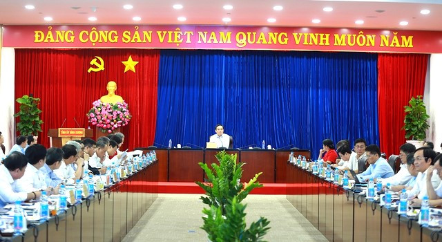 Toàn cảnh buổi làm việc.