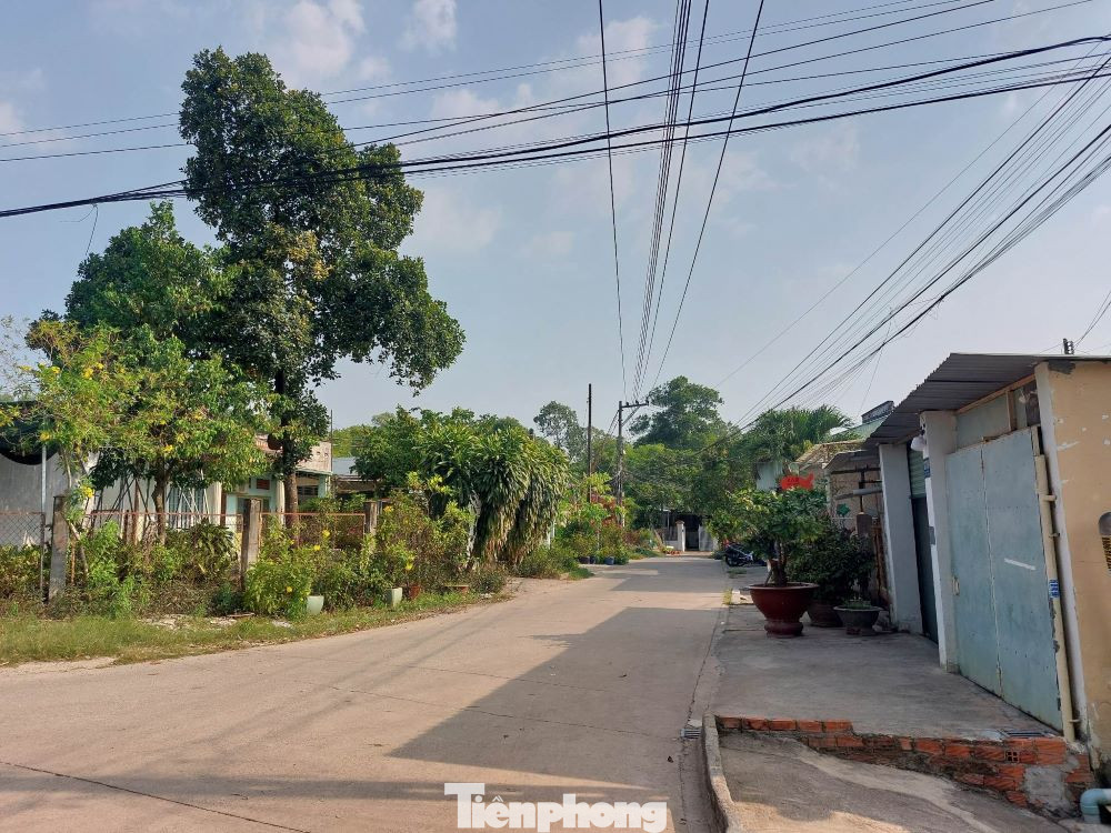 Ông Phan Quang Tường (khu phố 2, phường Phú Cường, TP. Thủ Dầu Một) cho biết, hiện nay đã có tình trạng tái lấn chiếm trong dự án Công viên Phú Cường. “Kiến nghị ngành chức năng phải công khai quy hoạch, tiến độ thực hiện dự án, đồng thời tiếp tục hỗ trợ tiền tạm cư cho các hộ dân bị giải tỏa vì năm 2022 các hộ dân chưa nhận được tiền hỗ trợ tạm cư”, ông Tường kiến nghị.