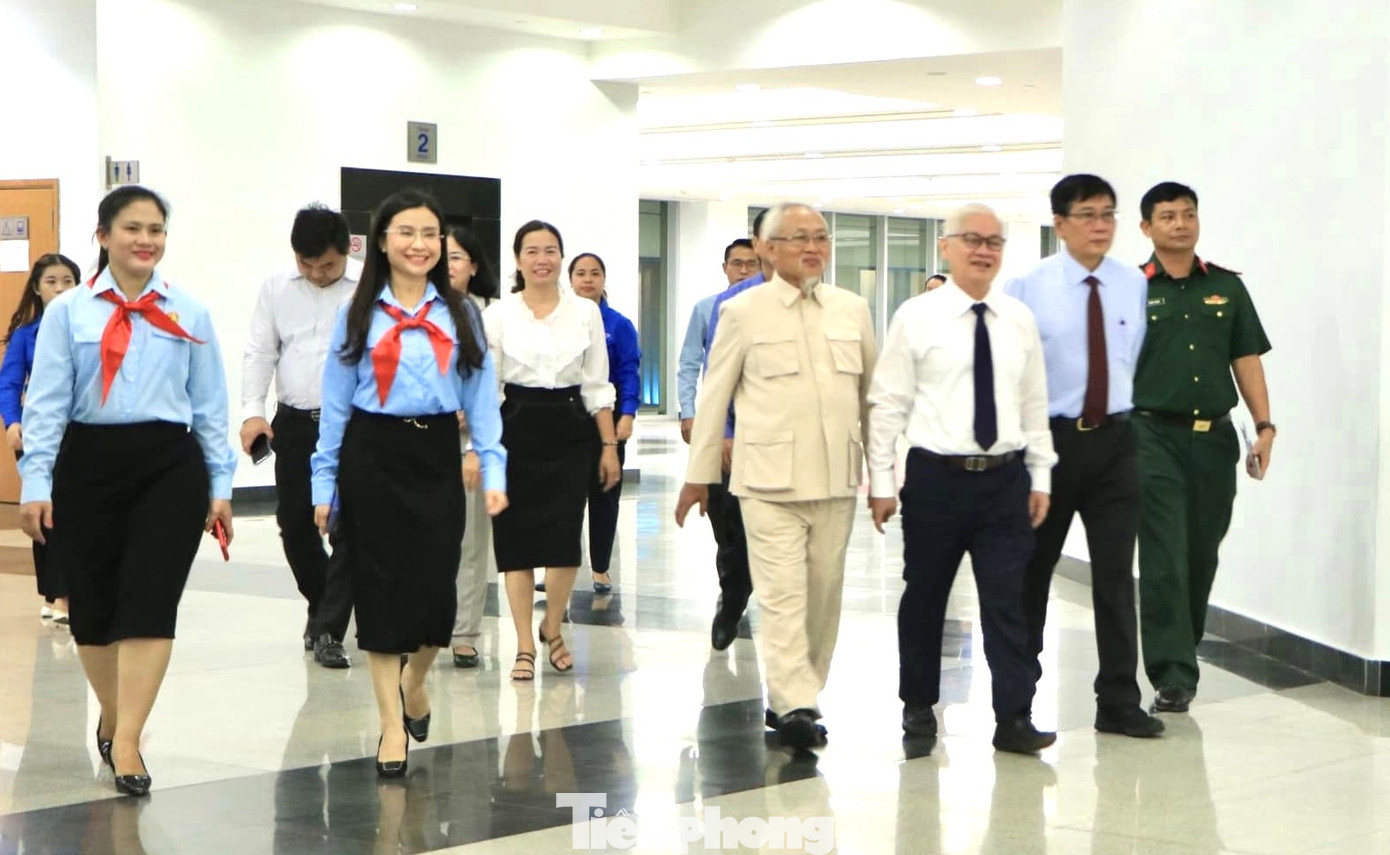 Các đại biểu về tham dự Liên hoan "Phụ trách tài năng" tại tỉnh Bình Dương