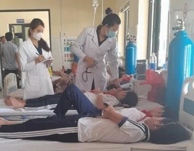 Học sinh nghi ngộ độc sau khi ăn kẹo Học sinh nghi ngộ độc sau khi ăn kẹo