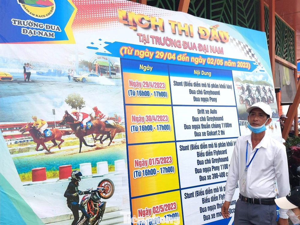 Dịp nghỉ lễ 30/4, 1/5 năm nay, khu du lịch Đại Nam tổ chức đua ngựa, đua xe từ 16h đến 17h hàng ngày.