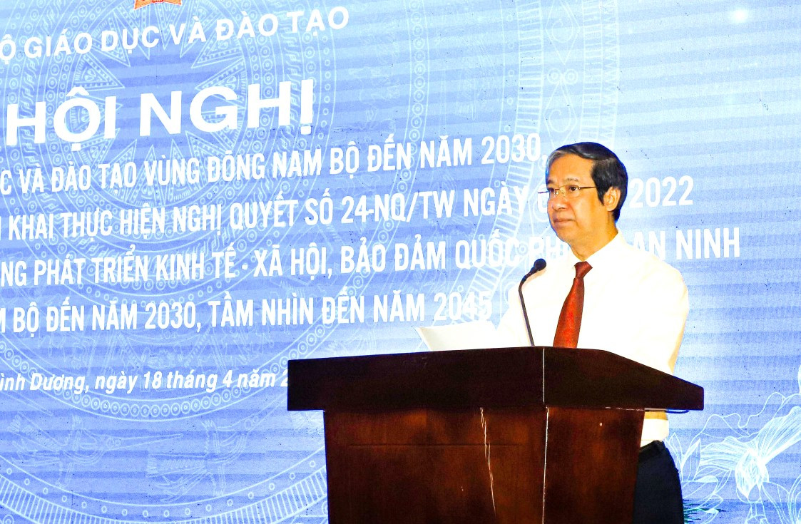 Bộ trưởng Bộ GD-ĐT Nguyễn Kim Sơn phát biểu