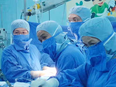 Ngoài chuyện nhầm, nhiều bác sĩ còn có “bệnh” quên. Bông gạc bị bỏ quên trong bụng người bệnh khá phổ biến Ảnh: L.N