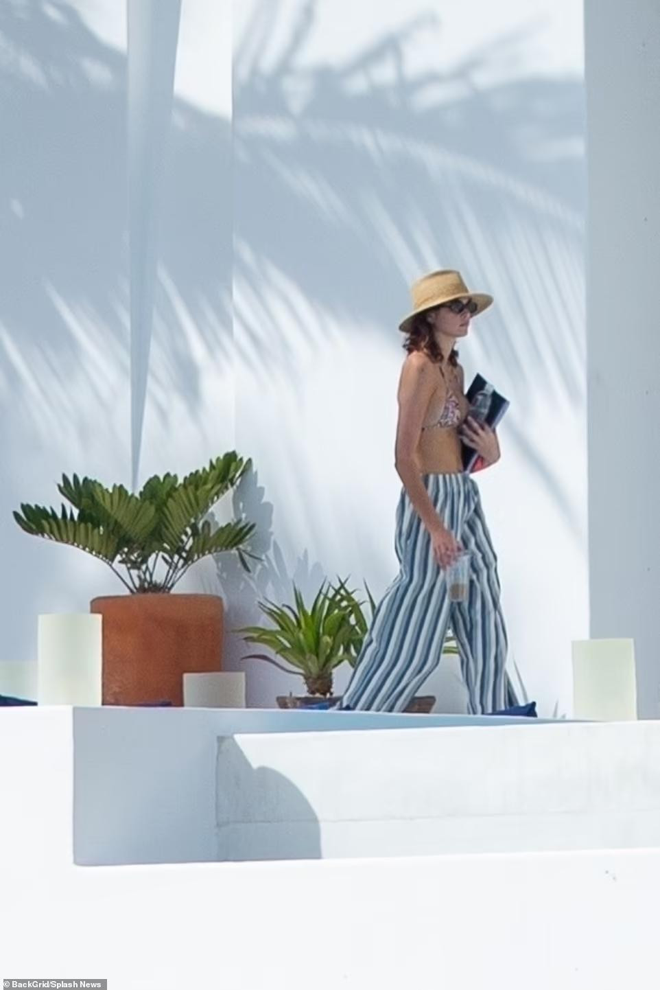 Một nguồn tin thân cận với cả hai tiết lộ với People rằng "họ thực sự đang hẹn hò" và tất cả những người bạn của họ đều nghĩ rằng cả hai đang yêu nhau.