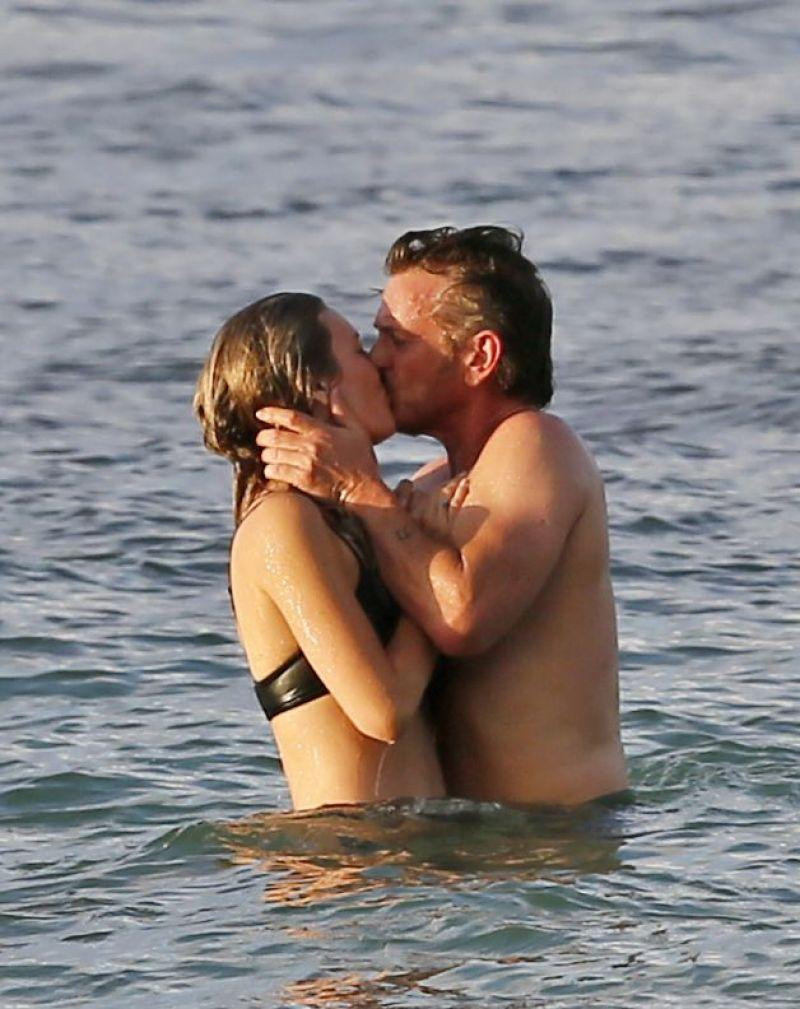 Họ đã từng có thời gian yêu đương ngọt ngào "quên cả thế giới". Họ đã từng có thời gian yêu đương ngọt ngào "quên cả thế giới".