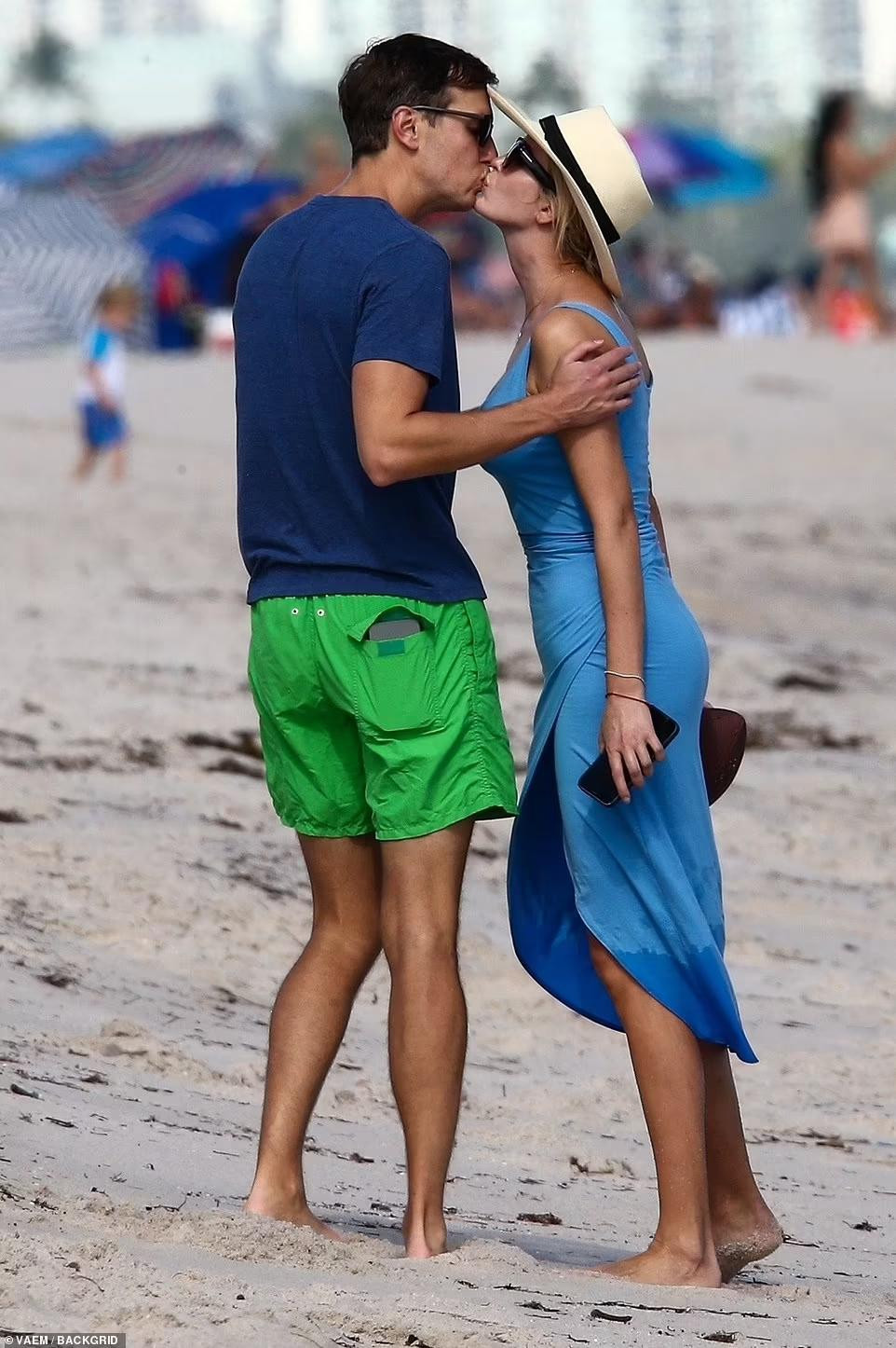 Kết hôn từ năm 2009, vợ chồng cô vẫn giữ được lửa yêu mặn nồng đến hiện tại.