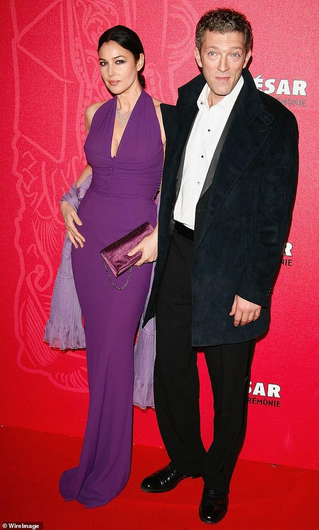 Vincent Cassel từng có cuộc hôn nhân đình đám kéo dài 14 năm với minh tinh Monica Bellucci - "Biểu tượng nhan sắc" của Ý nói riêng và làng điện ảnh thế giới nói chung. Ảnh cặp đôi thuở còn bên nhau. Vincent Cassel từng có cuộc hôn nhân đình đám kéo dài 14 năm với minh tinh Monica Bellucci - "Biểu tượng nhan sắc" của Ý nói riêng và làng điện ảnh thế giới nói chung. Ảnh cặp đôi thuở còn bên nhau.