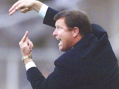 HLV Steve Samson chỉ đạo đội tuyển Mỹ