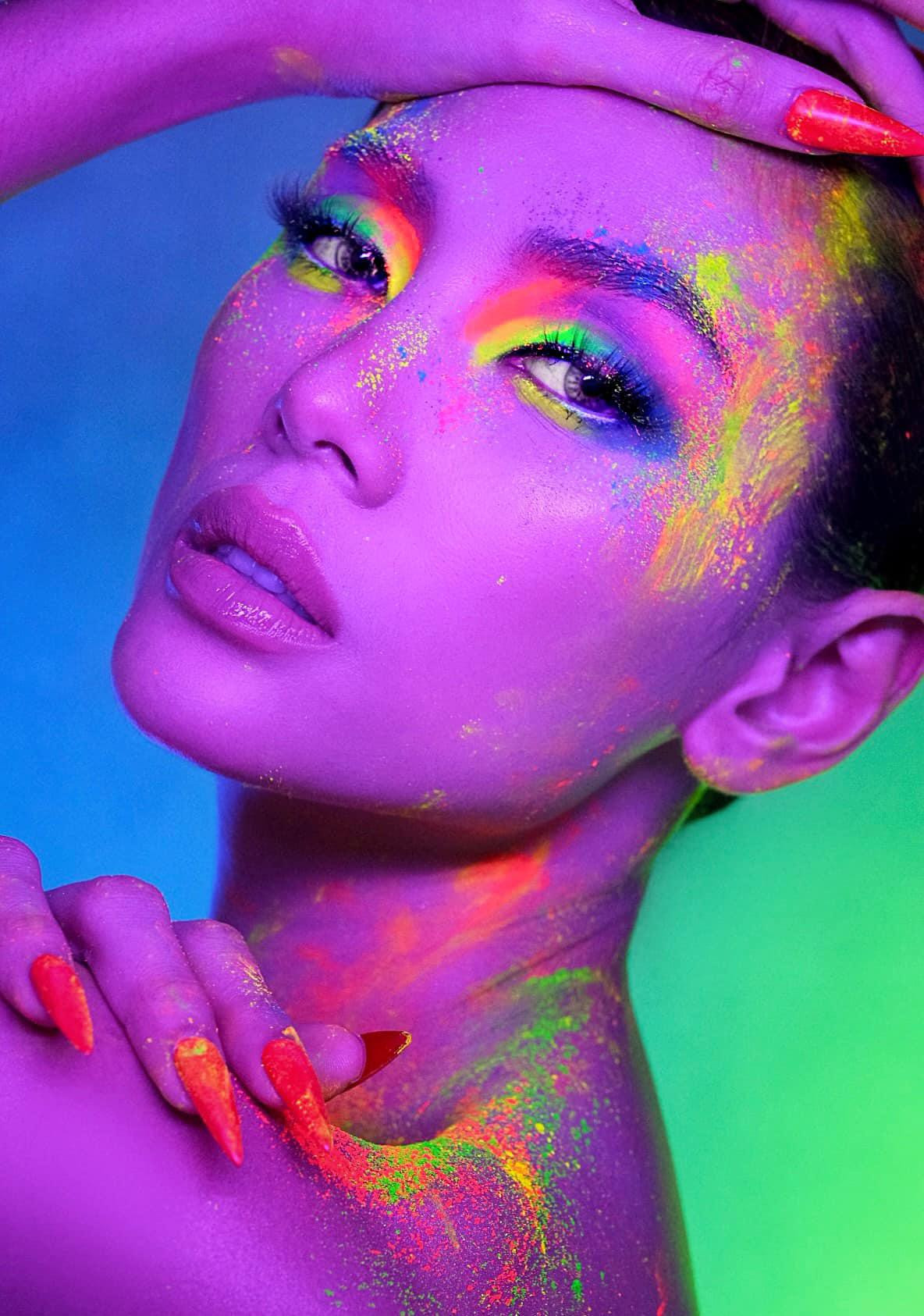 Siêu mẫu, Á hậu Võ Hoàng Yến xuất hiện đầy ấn tượng trong bộ hình mang tính nghệ thuật.