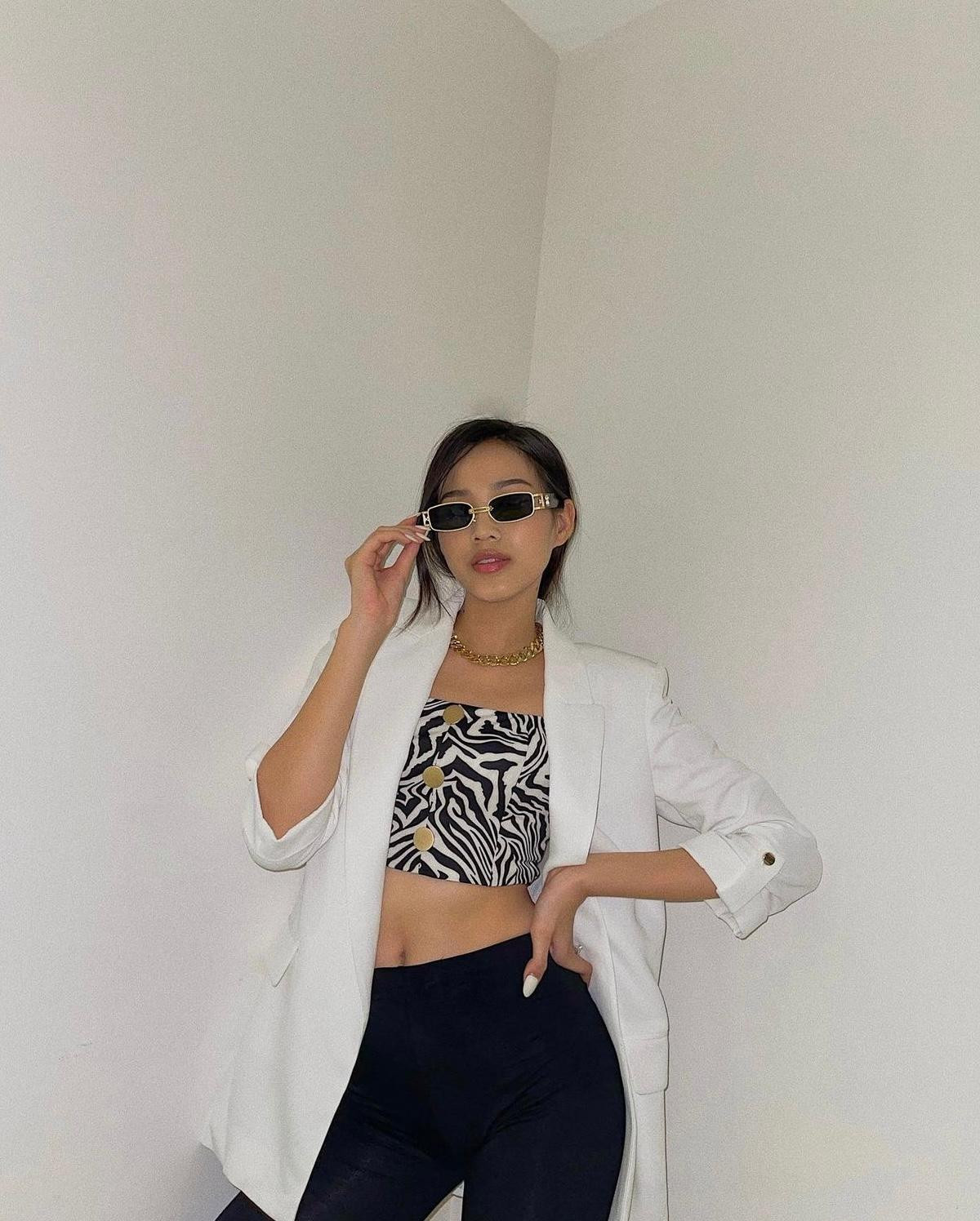 Đây là lần hiếm hoi Hoa hậu Việt Nam 2020 diện trang phục theo phong cách thể thao cá tính và khoẻ khoắn. Nàng hậu xứ Thanh nhận được nhiều lời khen ngợi từ các fans với sự phá cách này. Đây là lần hiếm hoi Hoa hậu Việt Nam 2020 diện trang phục theo phong cách thể thao cá tính và khoẻ khoắn. Nàng hậu xứ Thanh nhận được nhiều lời khen ngợi từ các fans với sự phá cách này.