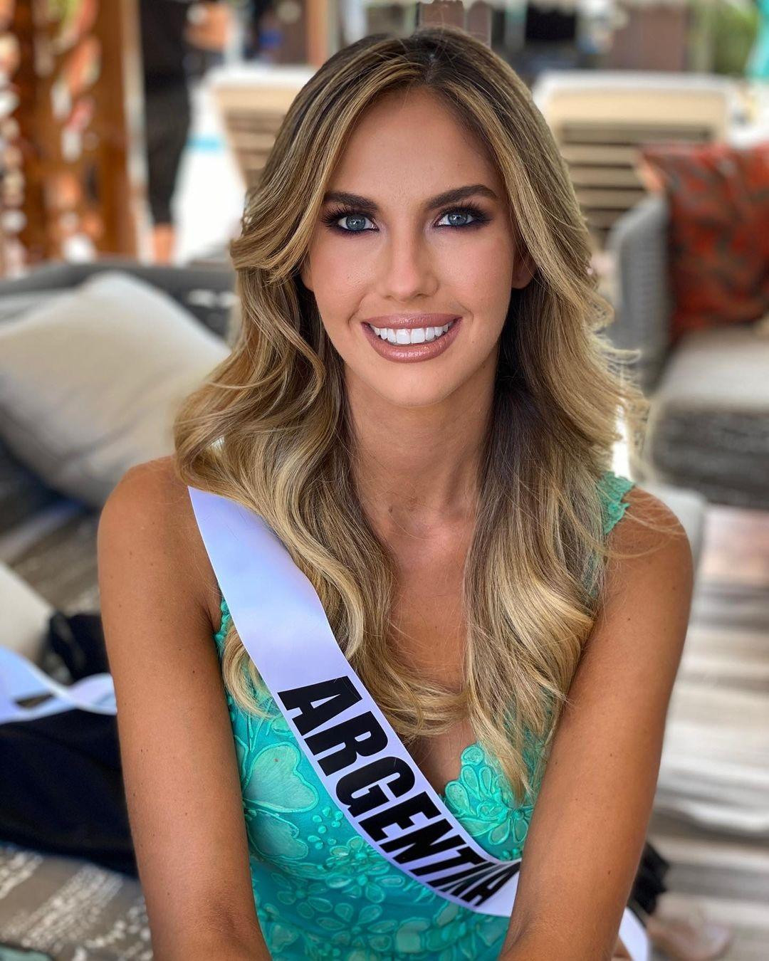 Cũng giống như Hoa hậu Ấn Độ, người đẹp Argentina - Alina Akselrad cũng đã có kết quả âm tính trước khi lên đường sang Florida dự thi khiến các fans sắc đẹp Mỹ Latinh vô cùng hoang mang.