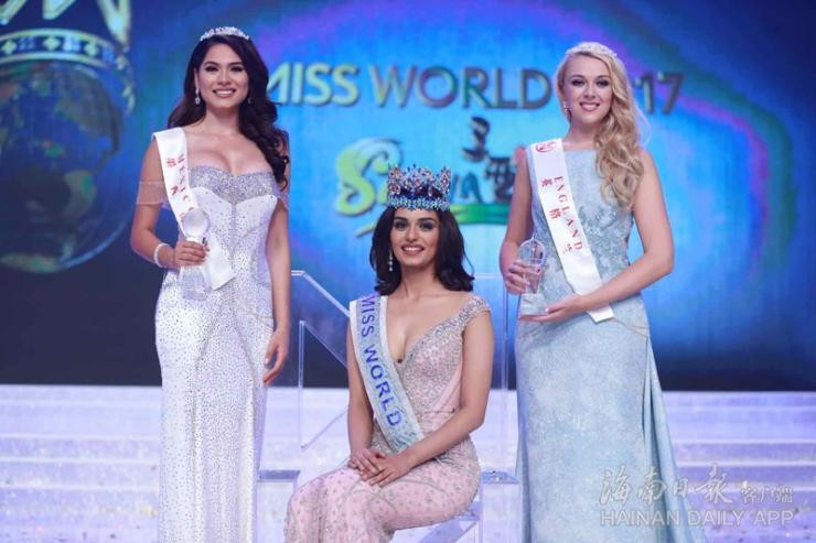 Andrea Meza không phải là gương mặt xa lạ, cô từng giành ngôi vị Á hậu 1 tại cuộc thi Miss World 2017. Người đẹp sau đó đăng ký tham dự Miss Universe Mexico 2020 và giành ngôi vị cao nhất, đại diện cho quốc gia tham dự Miss Universe lần thứ 69.