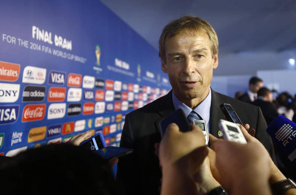 Klinsmann: Đời người là một chiếc tàu lượn ảnh 1