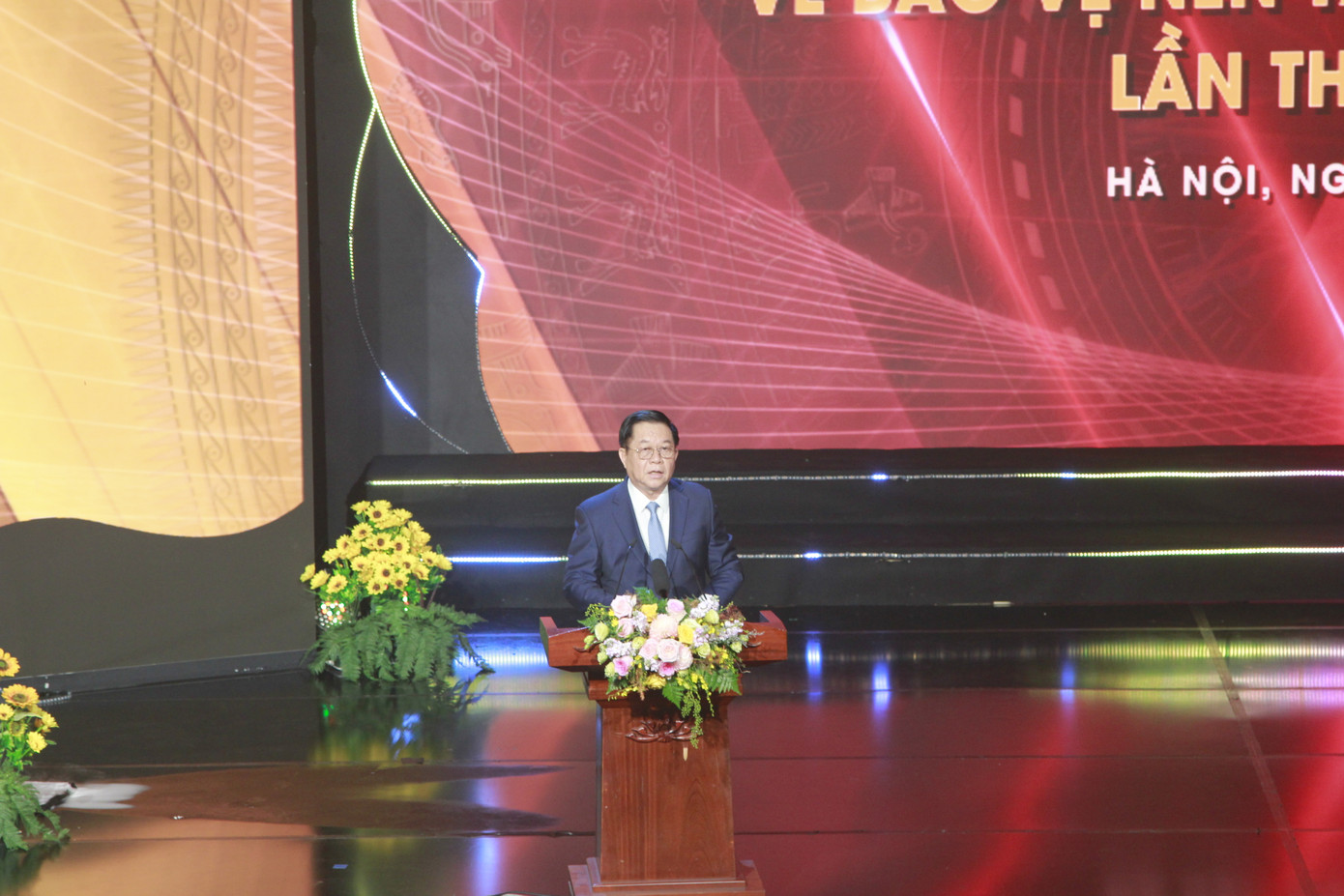 Ông Nguyễn Trọng Nghĩa, Bí thư TƯ Đảng, Trưởng ban Tuyên giáo TƯ, Phó Trưởng Ban Chỉ đạo 35 TƯ phát biểu tại buổi lễ.