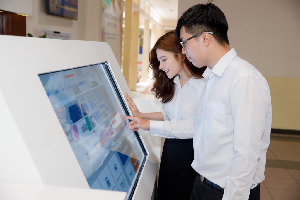 Người dân thực hiện dịch vụ công trực tuyến Người dân thực hiện dịch vụ công trực tuyến