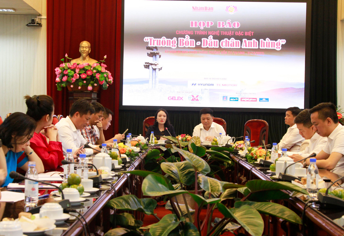 Toàn cảnh buổi họp báo chiều ngày 26/10.