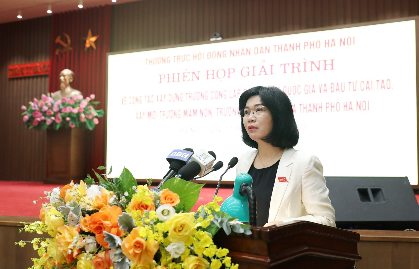 Bà Phùng Thị Hồng Hà, Phó Chủ tịch HĐND TP. Hà Nội phát biểu khai mạc phiên giải trình Bà Phùng Thị Hồng Hà, Phó Chủ tịch HĐND TP. Hà Nội phát biểu khai mạc phiên giải trình