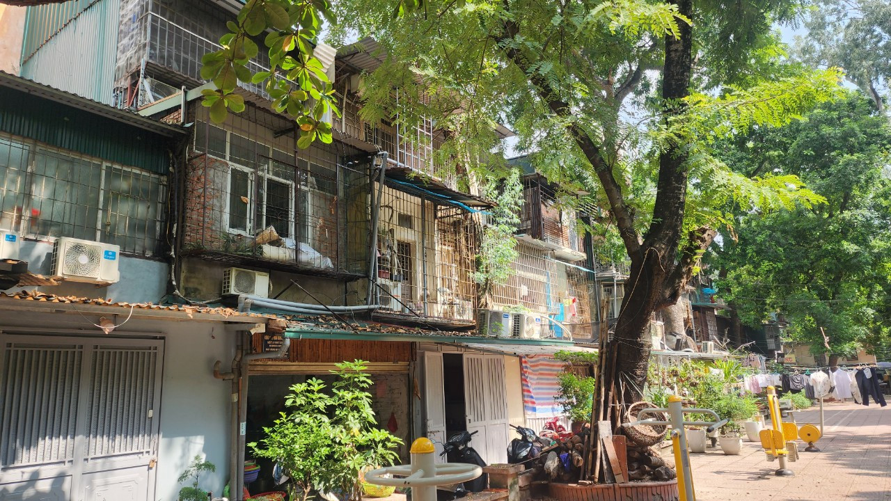 Các căn hộ diện tích tuy nhỏ, chỉ khoảng 25 m2 đến 30 m2 nhưng được chủ nhà cơi nới, làm chuồng cọp. Vì thế, có căn hộ có diện tích sử dụng khoảng 70 m2.