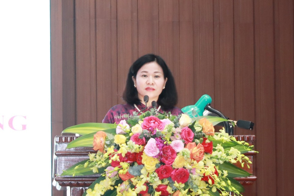 Phó Bí thư Thường trực Thành ủy Nguyễn Thị Tuyến phát biểu tại buổi lễ Phó Bí thư Thường trực Thành ủy Nguyễn Thị Tuyến phát biểu tại buổi lễ