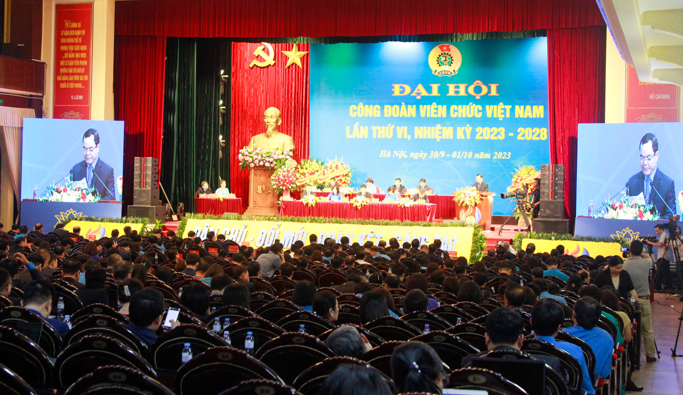 Toàn cảnh đại hội ngày 1/10