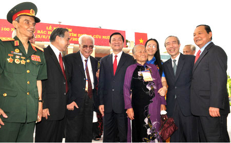 Các vị lãnh đạo Đảng, nhà nước và TPHCM tại lễ kỷ niệm Ảnh: TL