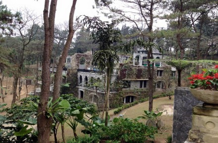 Lạ kỳ dự án nghỉ dưỡng 4 sao 'ẩn mình' trên núi thiêng ảnh 2