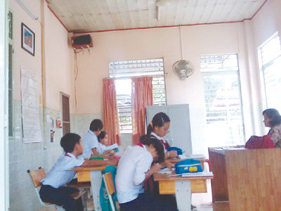 Bị kỳ thị, 16 trẻ nhiễm HIV ở mái ấm Mai Hòa phải học tại gia Ảnh: Q.Minh