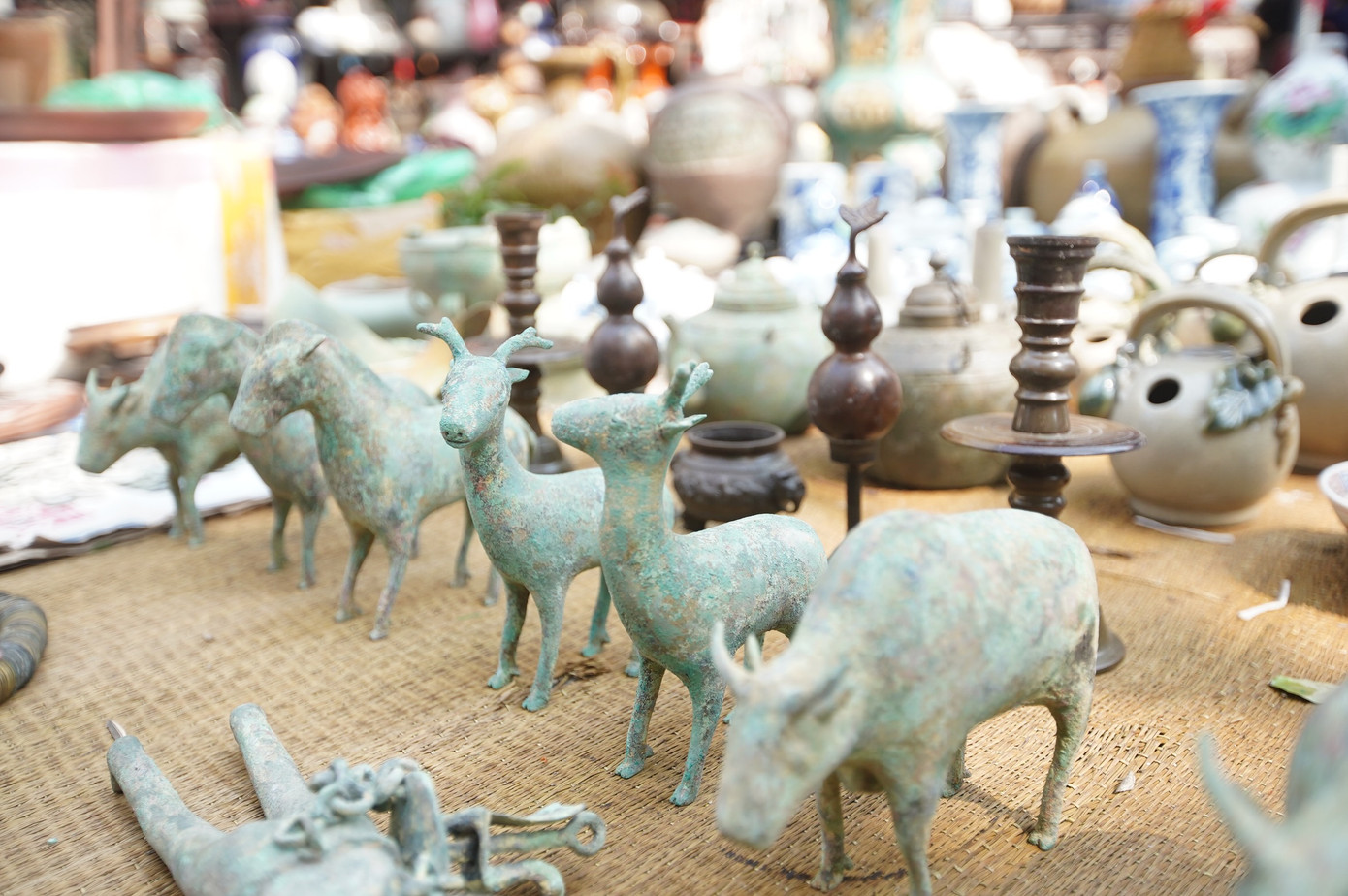 Những món đồ cổ đều mang theo câu chuyện theo thời gian.