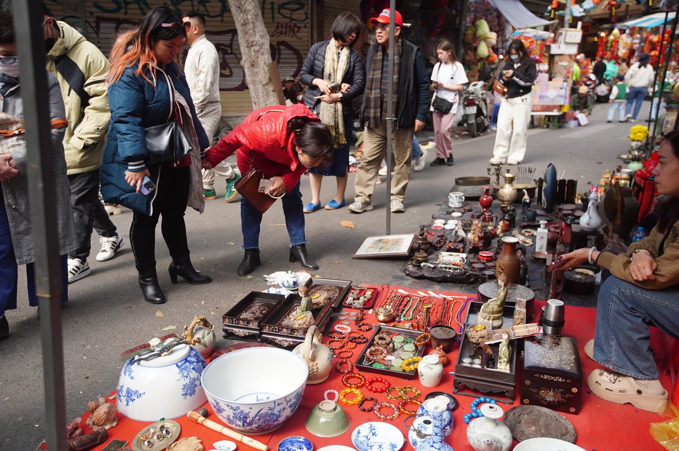 Rất nhiều món đồ thời "ông bà anh" để chiêm nghiệm, hoài niệm.