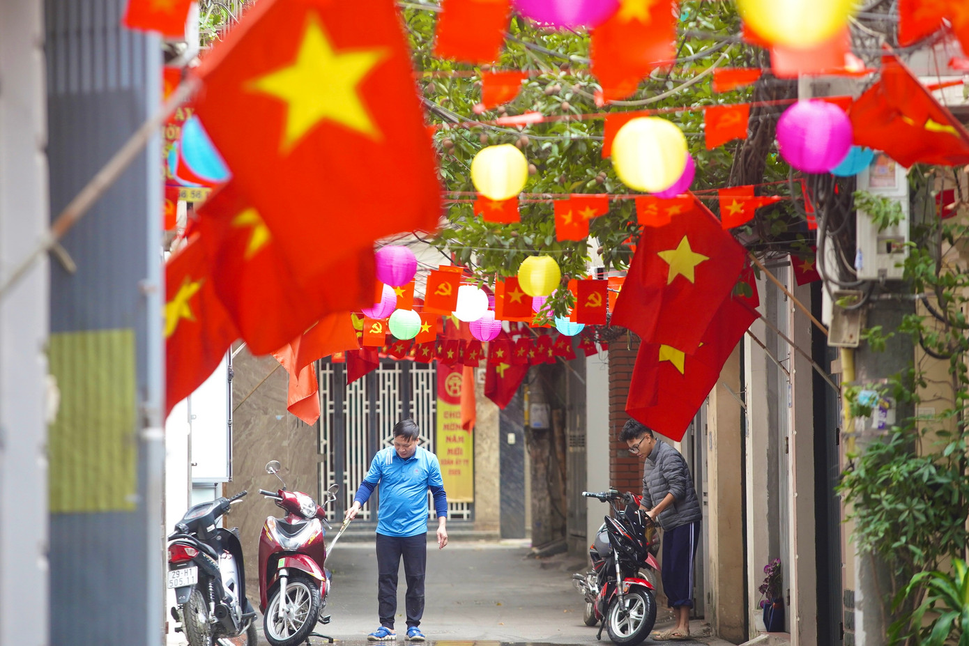 Một góc phố Hoàng Văn Thái.