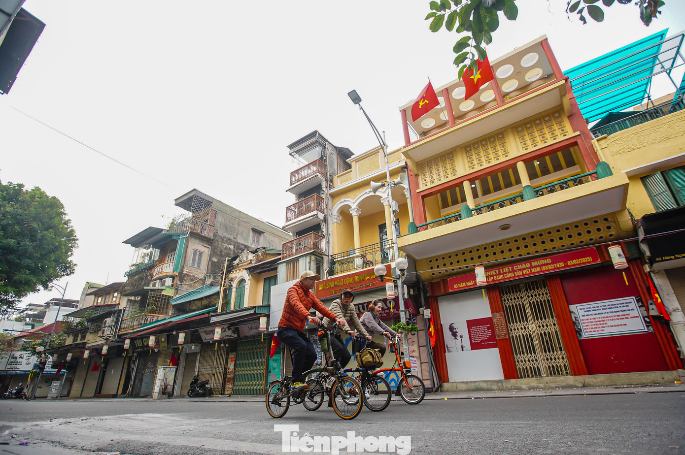 Phố Hàng Ngang - Hàng Đào bình yên, không còn sự tấp nập của thường ngày.