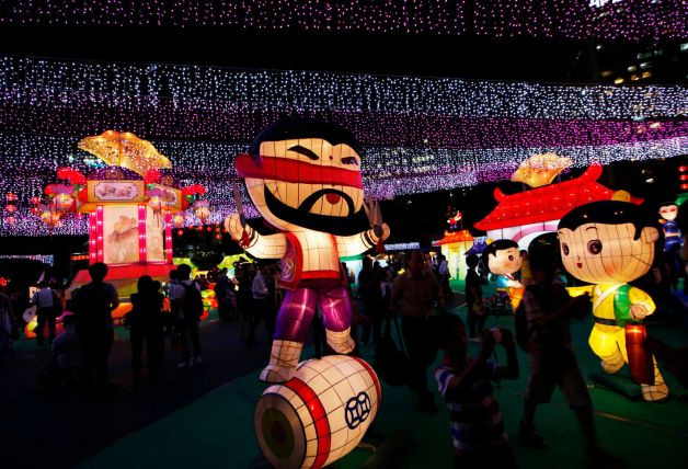 Tết Trung Thu thực sự là đêm hội tuyệt vời nhất đối với các em nhỏ châu Á