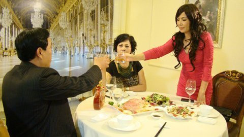 Đàn trời là bộ phim chính luận tiếp theo Chủ tịch tỉnh của ĐD Bùi Huy Thuần.. Đàn trời là bộ phim chính luận tiếp theo Chủ tịch tỉnh của ĐD Bùi Huy Thuần.