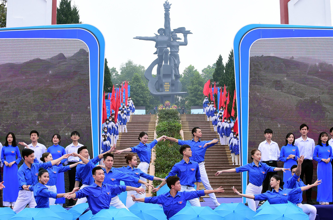 Chương trình diễn ra tại Khu di tích lịch sử truyền thống Thanh niên Việt Nam (xã Yên Lãng, huyện Đại Từ, Thái Nguyên). Chương trình diễn ra tại Khu di tích lịch sử truyền thống Thanh niên Việt Nam (xã Yên Lãng, huyện Đại Từ, Thái Nguyên).